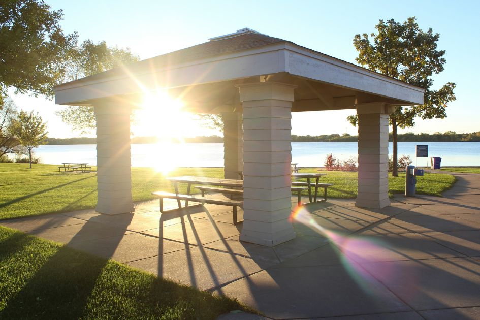 Natural sunlight over park and water representing Restora Dream SAD lamp for winter blues